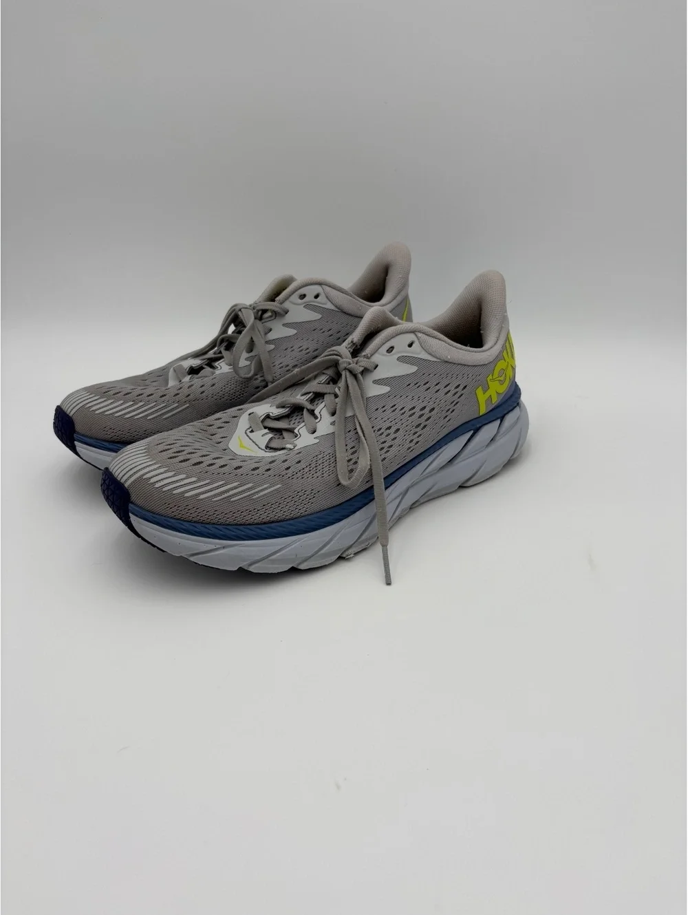 Hoka Clifton 7 $180 Woman’s 9 One One Gray Running Shoes with Yellow Logo